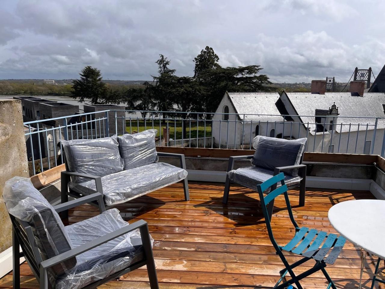 Grand Gite Terrasse Vue Loire Et Chateau D'Ансени Экстерьер фото